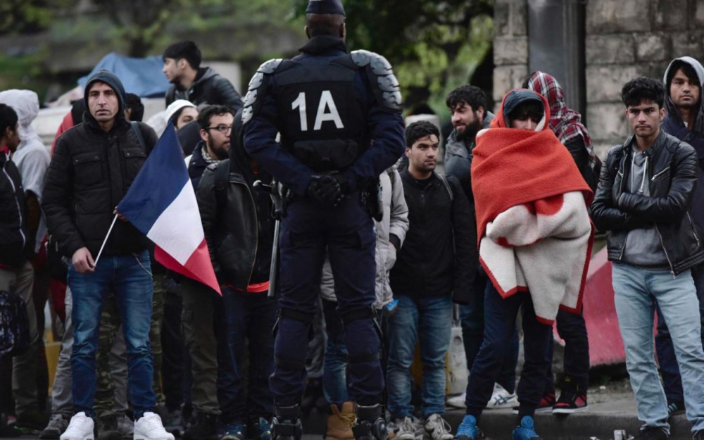 Paris : 1 600 migrants évacués porte de la Chapelle - Le Point